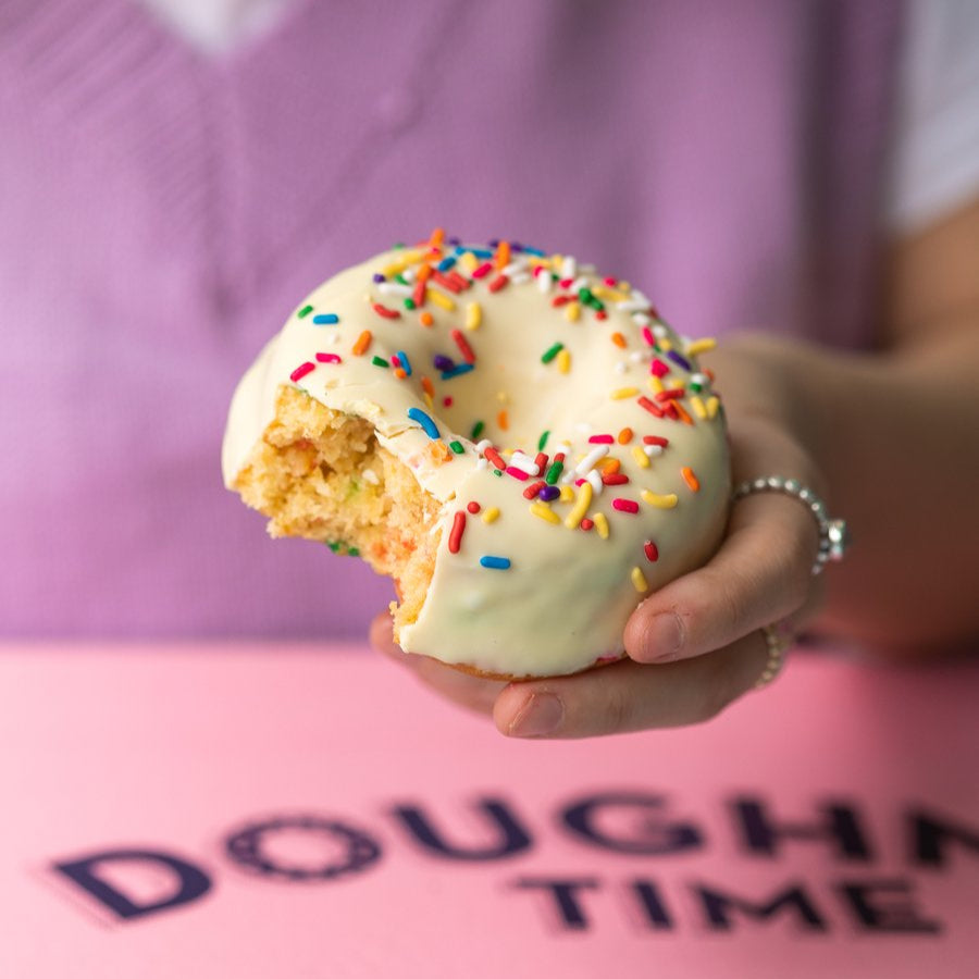 "Baked Signature" glutenfreundliche Kuchen-Donut Geschenkbox